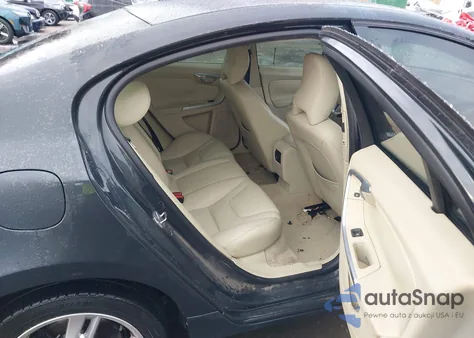 2015 Volvo S60 T5 Premier из США, поврежденный, VIN YV140MFKXF1355823